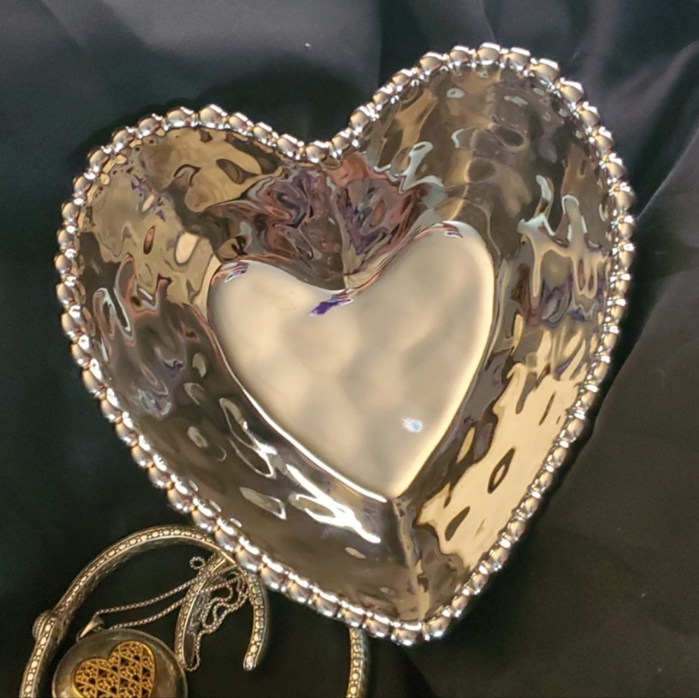 NEW-  Silver‎ Tone Heart-Shaped Trinket Dish